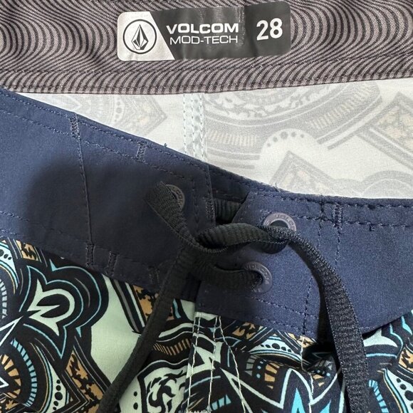 Volcom Mens 28 Waist Big Boys Size (XL/14) Mod Tech Magic Blue Board Shorts NWT - Picture 8 of 9